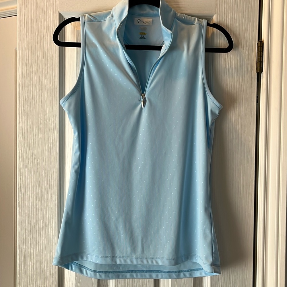 Sleeveless golf shirt